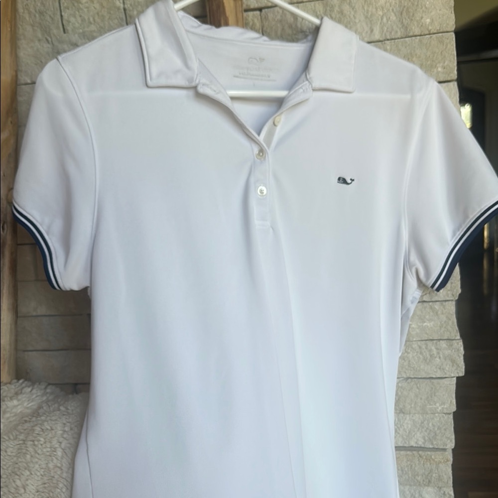 White Polo Shirt with vineyard vines logo
